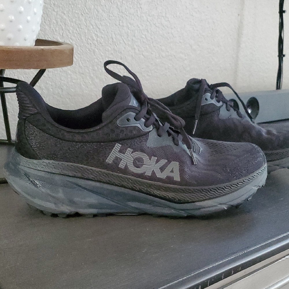 Hoka Challenger ATR 7 in Black and Gray